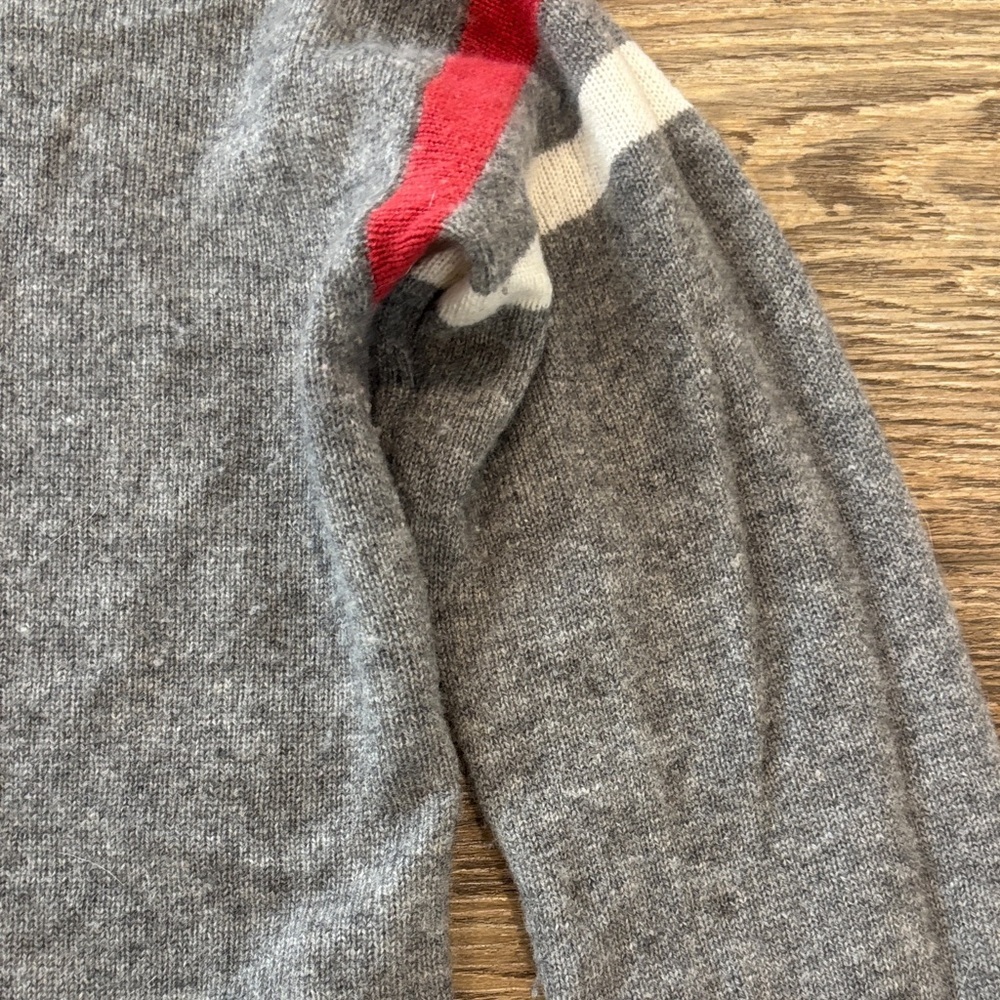 Velvet by Graham & Spencer Gray Cashmere Sweater Women's Size Large Red White - Picture 11 of 15